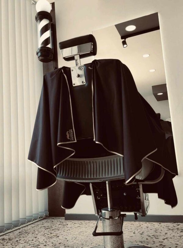 7) Black mat premium cape with gold details - Image 3